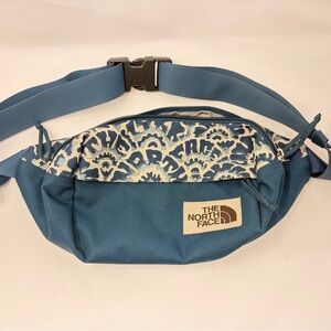 The North Face Waist Pack Belt Bag Fanny Pack Blue Pattern Adjustable Hiking